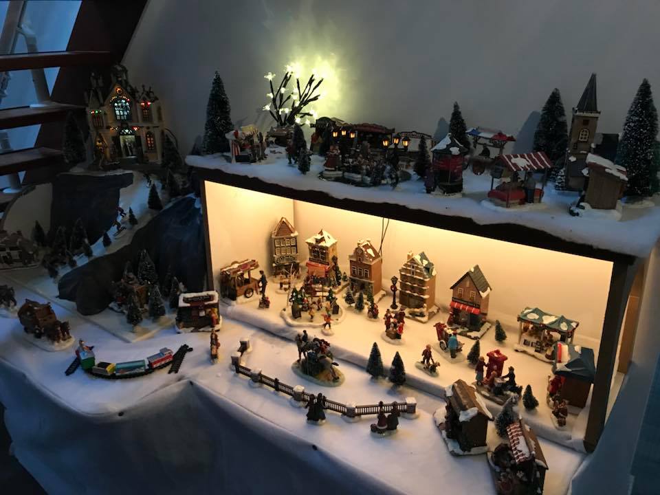 Kerstdorp geschonken door Arie Kastelein en Marry de Graaf